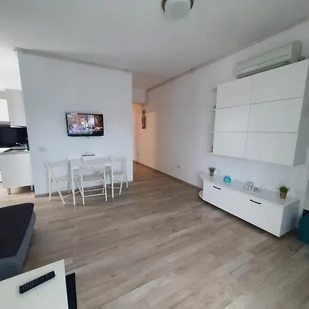 Daria ,blue Bike Rezidence